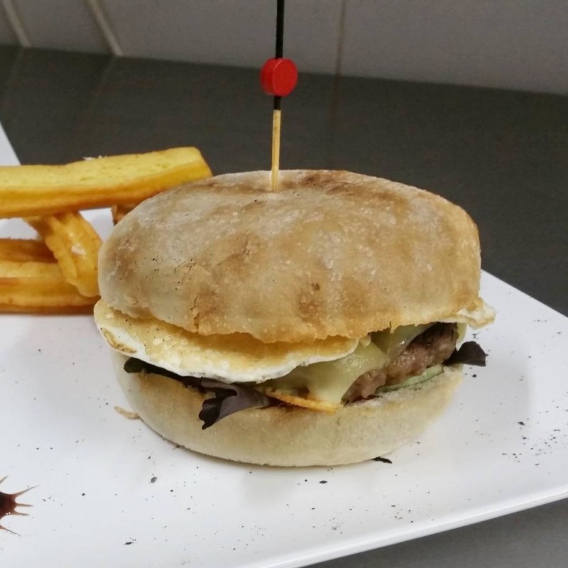 Brocheta bola ovalada